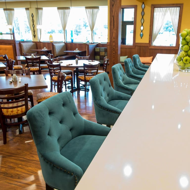 Cozy Dine-In Experience
